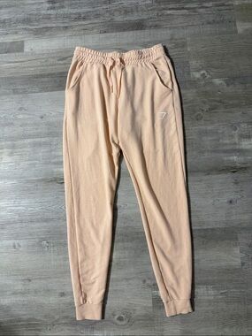 Women’s pink Gymshark joggers 🩷